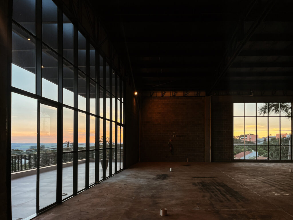 Imagem interna da sala comercial do Villa Nattu